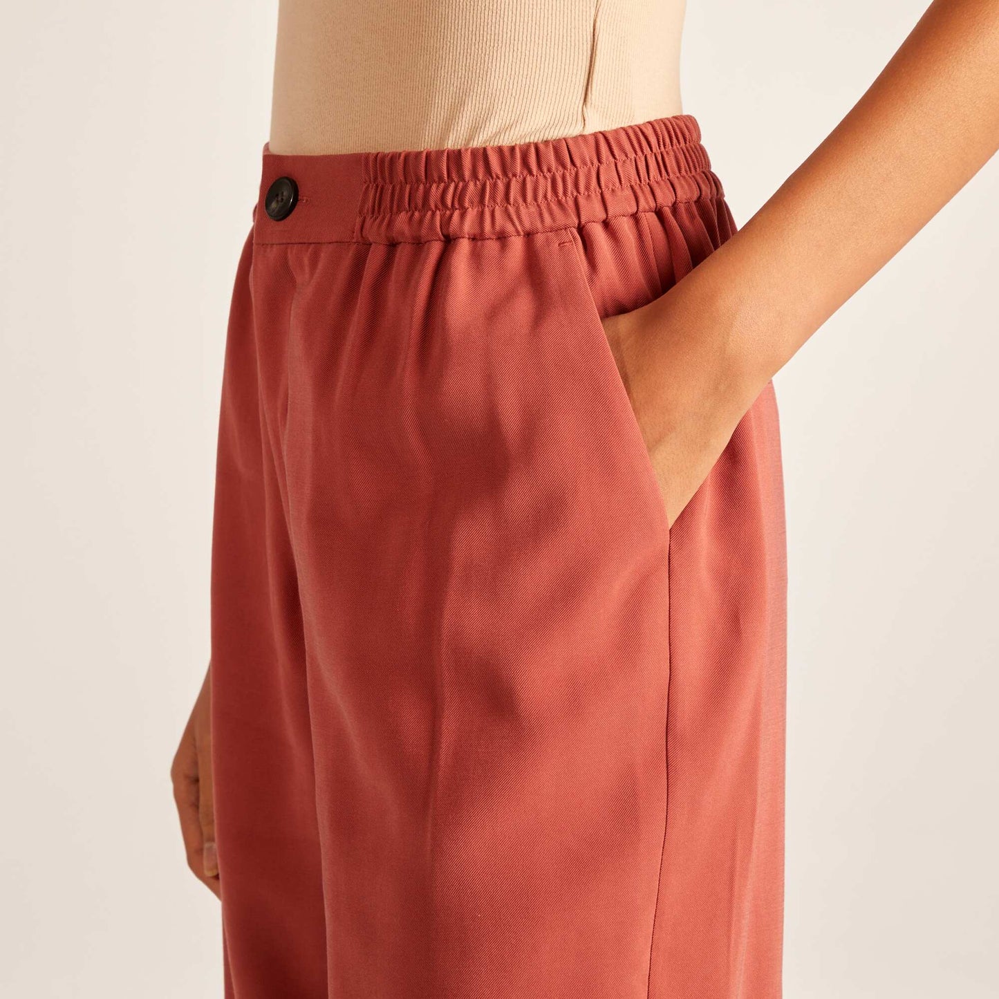 Plain straight-leg trousers RED