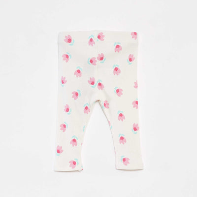 طماق مضلعة بأزرار زخرفية أبيض اللون الأبيض