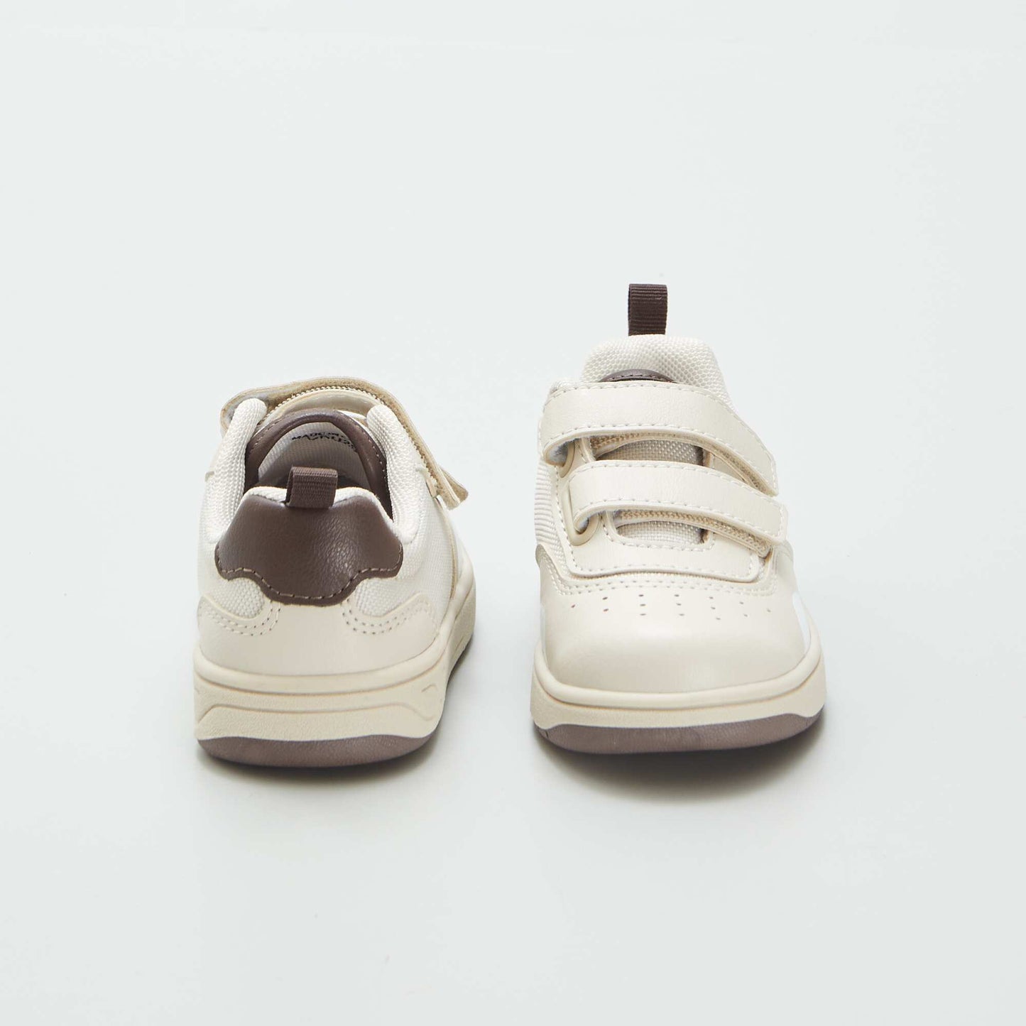 Low-top hook and loop trainers beige