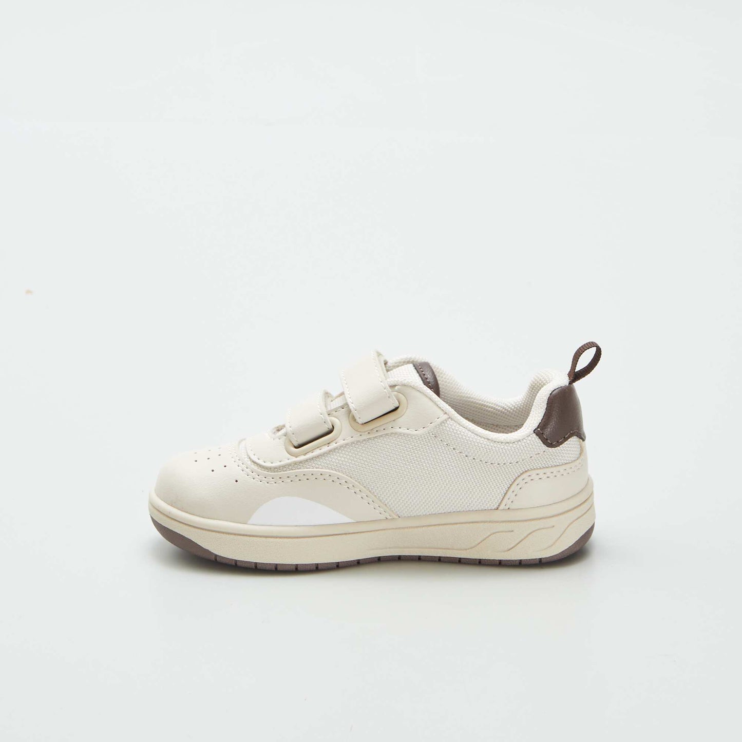 Low-top hook and loop trainers beige