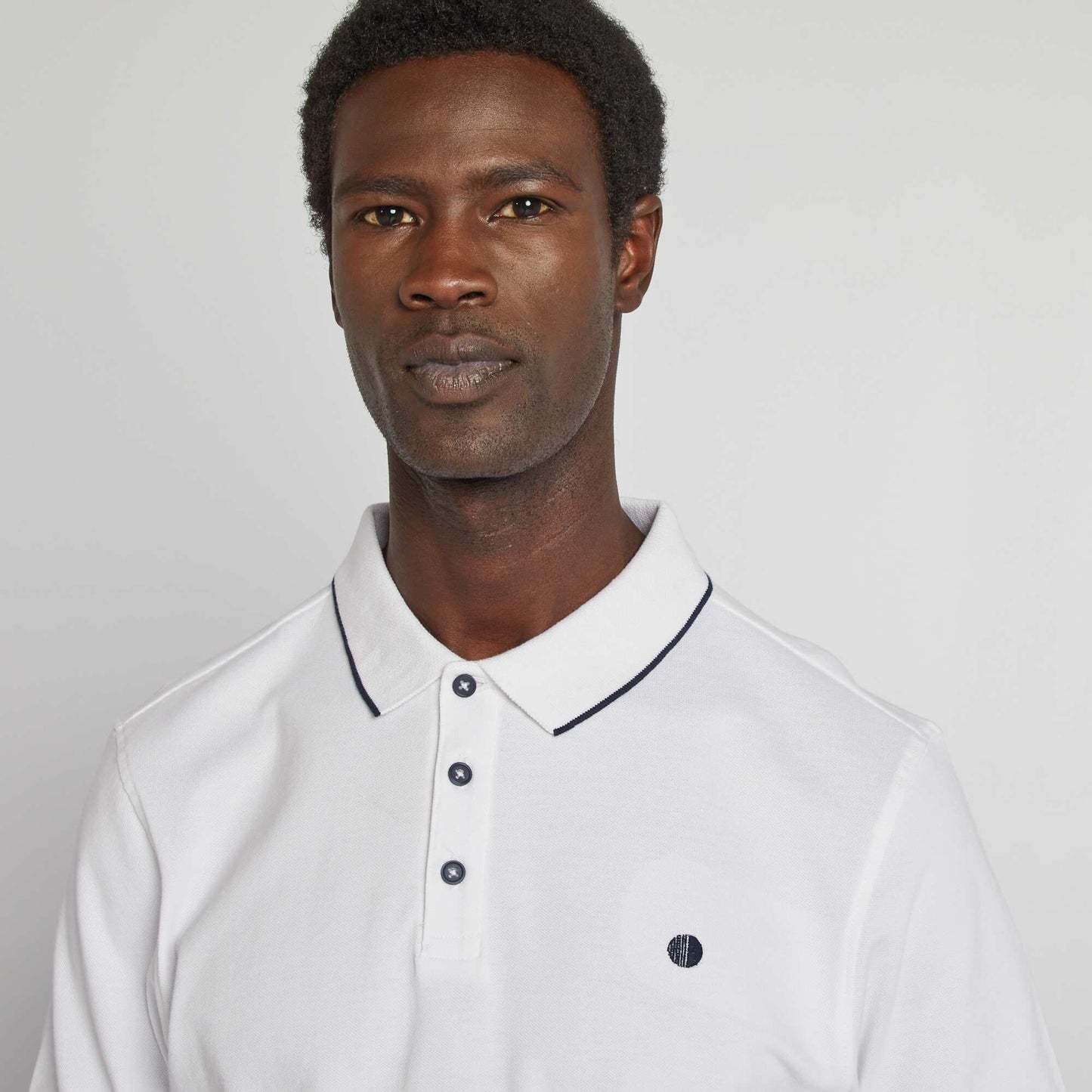 تيشرت بولو قطن بيكيه أبيض