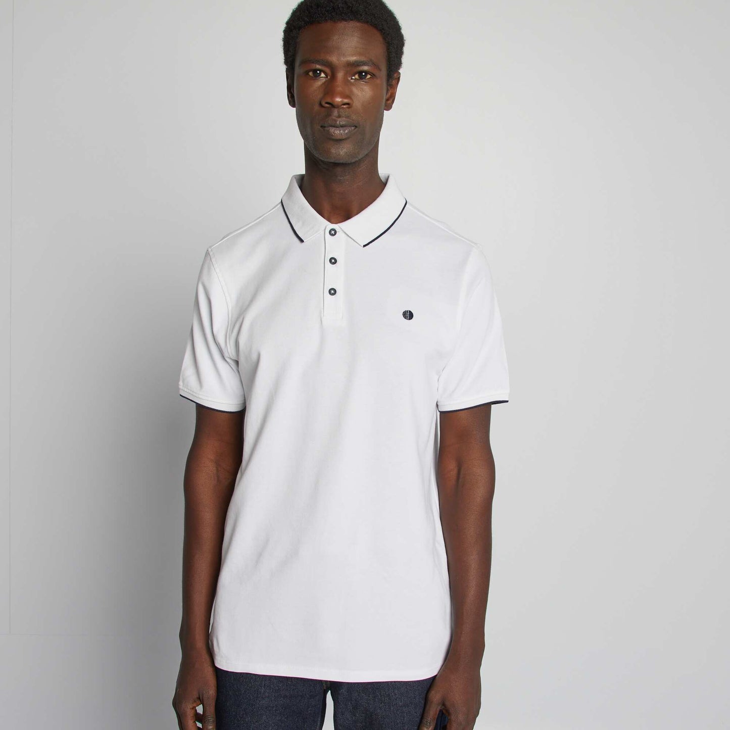 تيشرت بولو قطن بيكيه أبيض