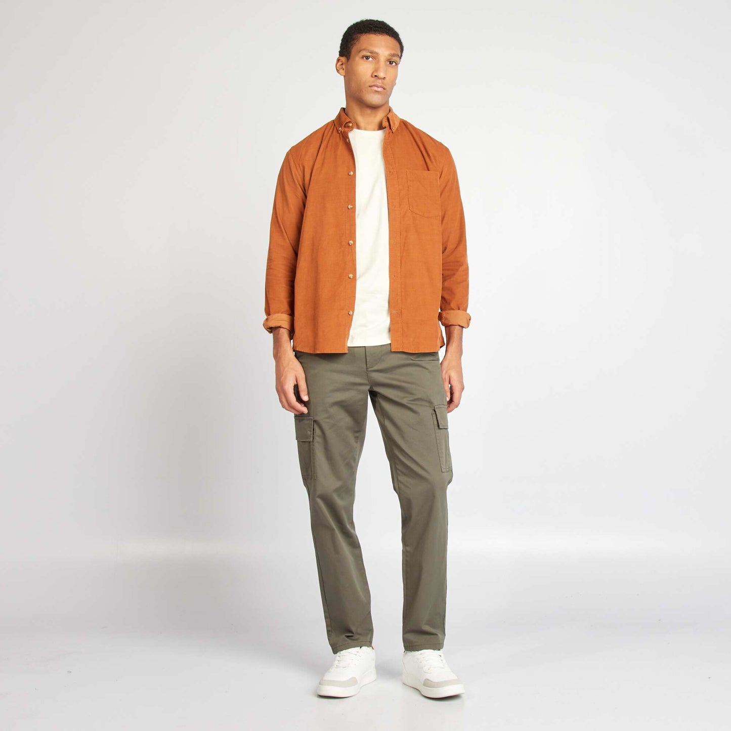 Straight-cut multi-pocket trousers KHAKI