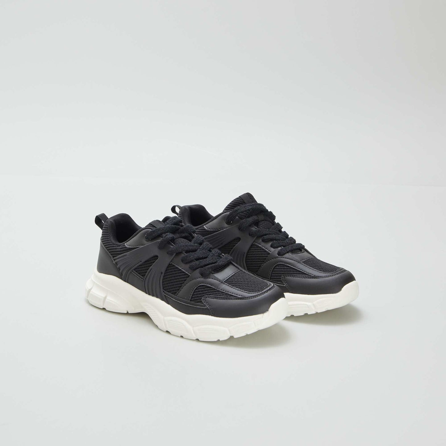 Running shoes with chunky soles BLACK