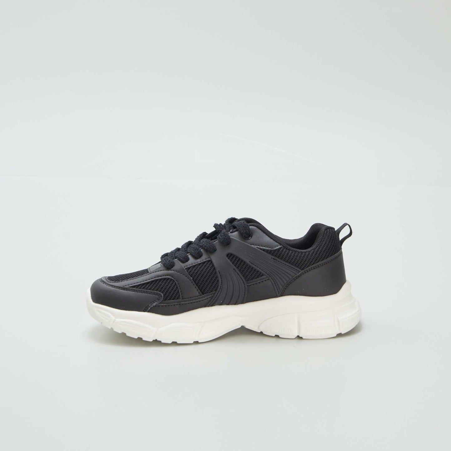 Running shoes with chunky soles BLACK