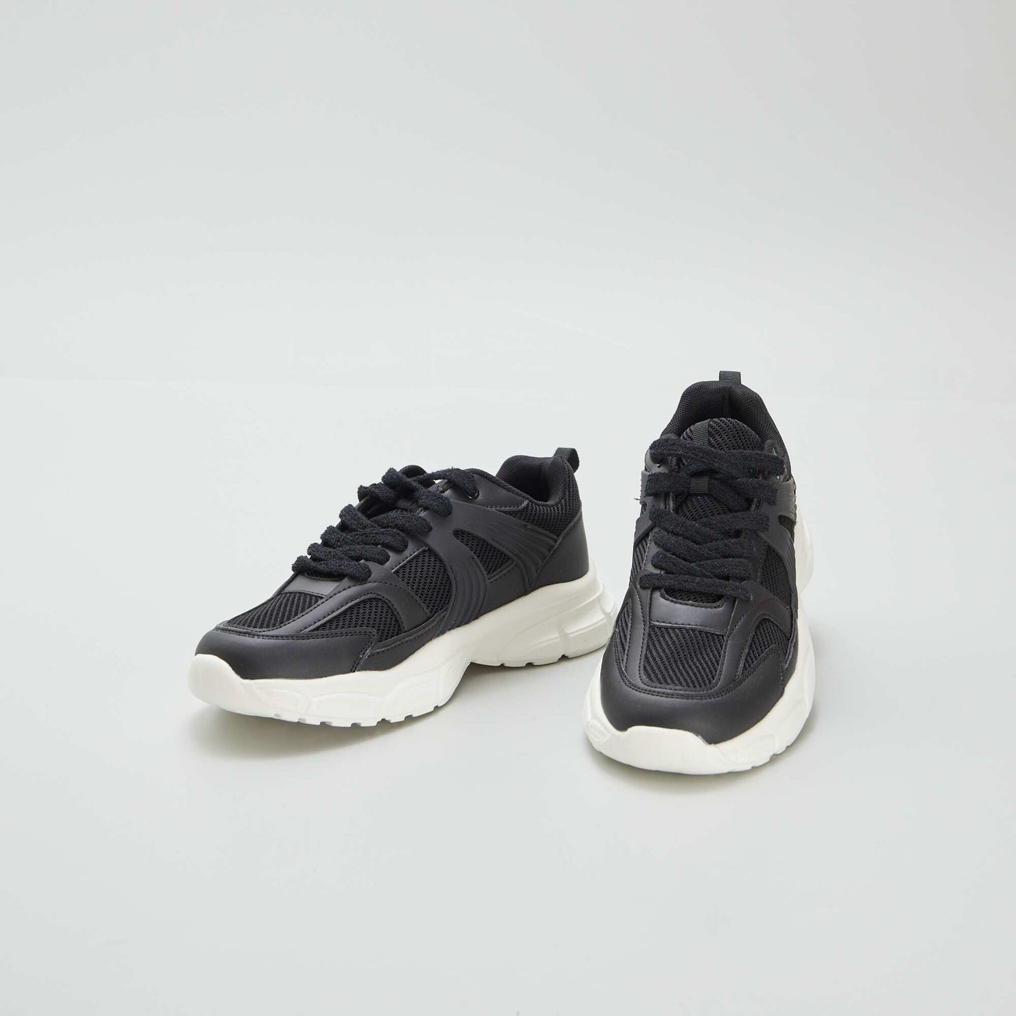 Running shoes with chunky soles BLACK