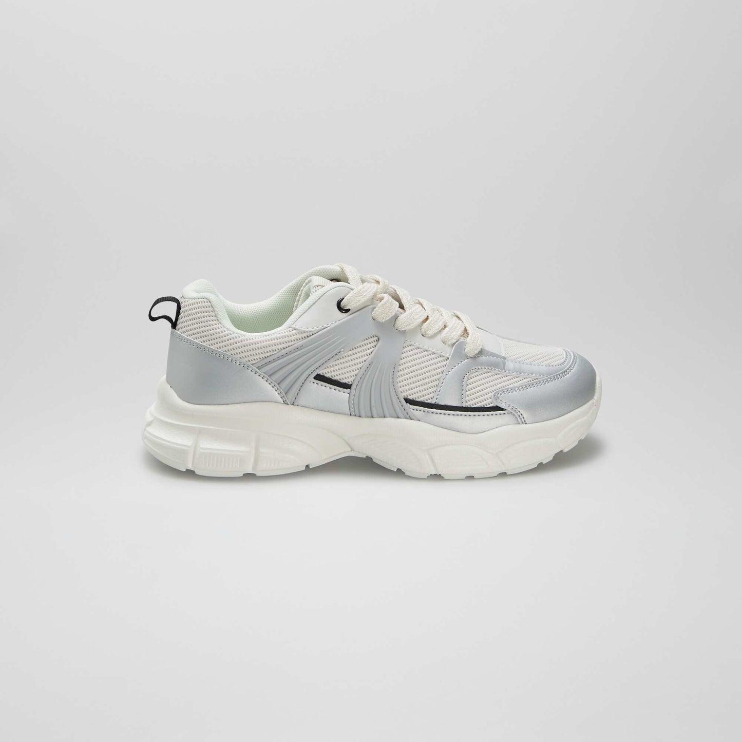 Running shoes with chunky soles WHITE