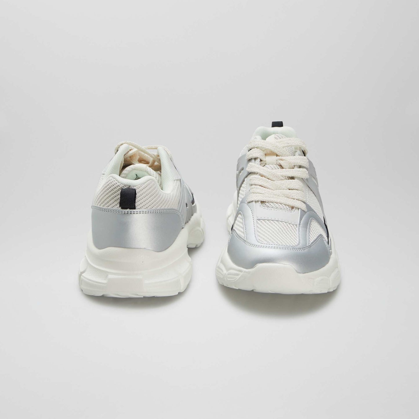 Running shoes with chunky soles WHITE