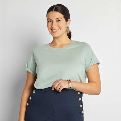 تي شيرت بأكمام قصيرة من الجيرسيه المحبوك باللون الأخضر