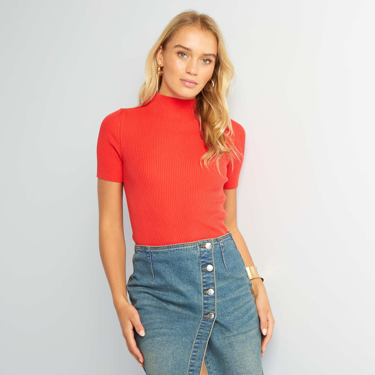 Short-sleeved ribbed sweater red