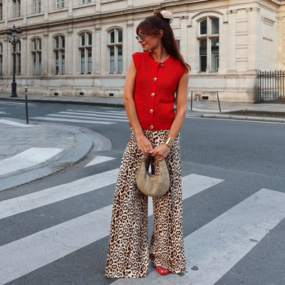 بنطلون بساق عريضة بنقشة جلد النمر باللون البيج