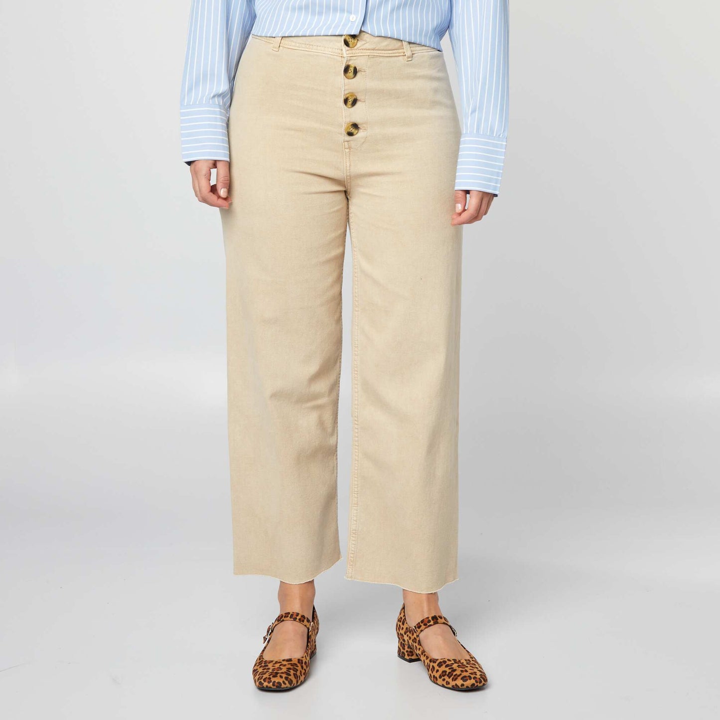 Wide-leg jeans with stylish button fastening BEIGE