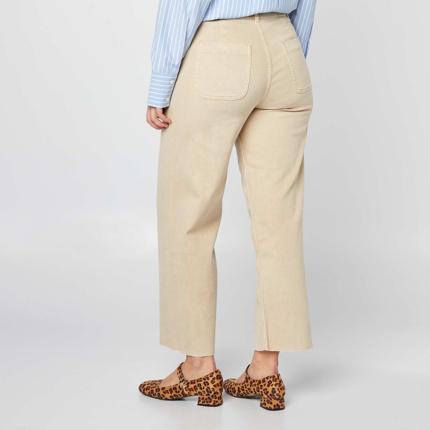 Wide-leg jeans with stylish button fastening BEIGE