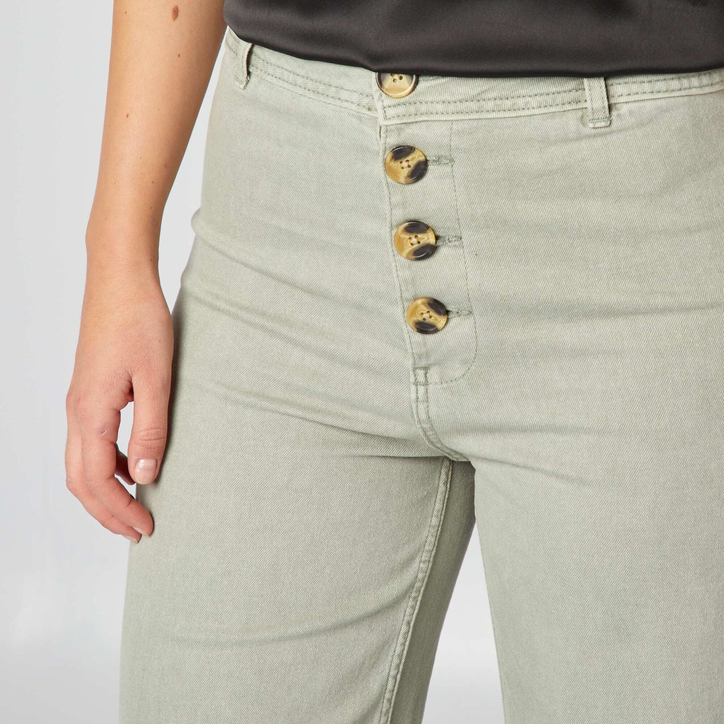 Wide-leg jeans with stylish button fastening GREEN