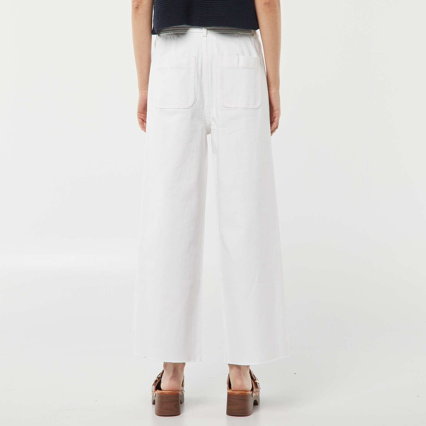 Wide-leg jeans with stylish button fastening WHITE