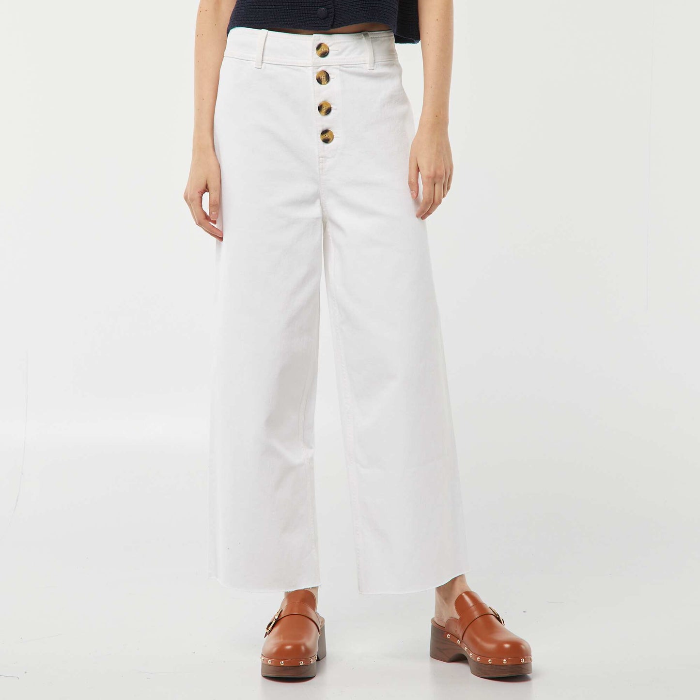 Wide-leg jeans with stylish button fastening WHITE