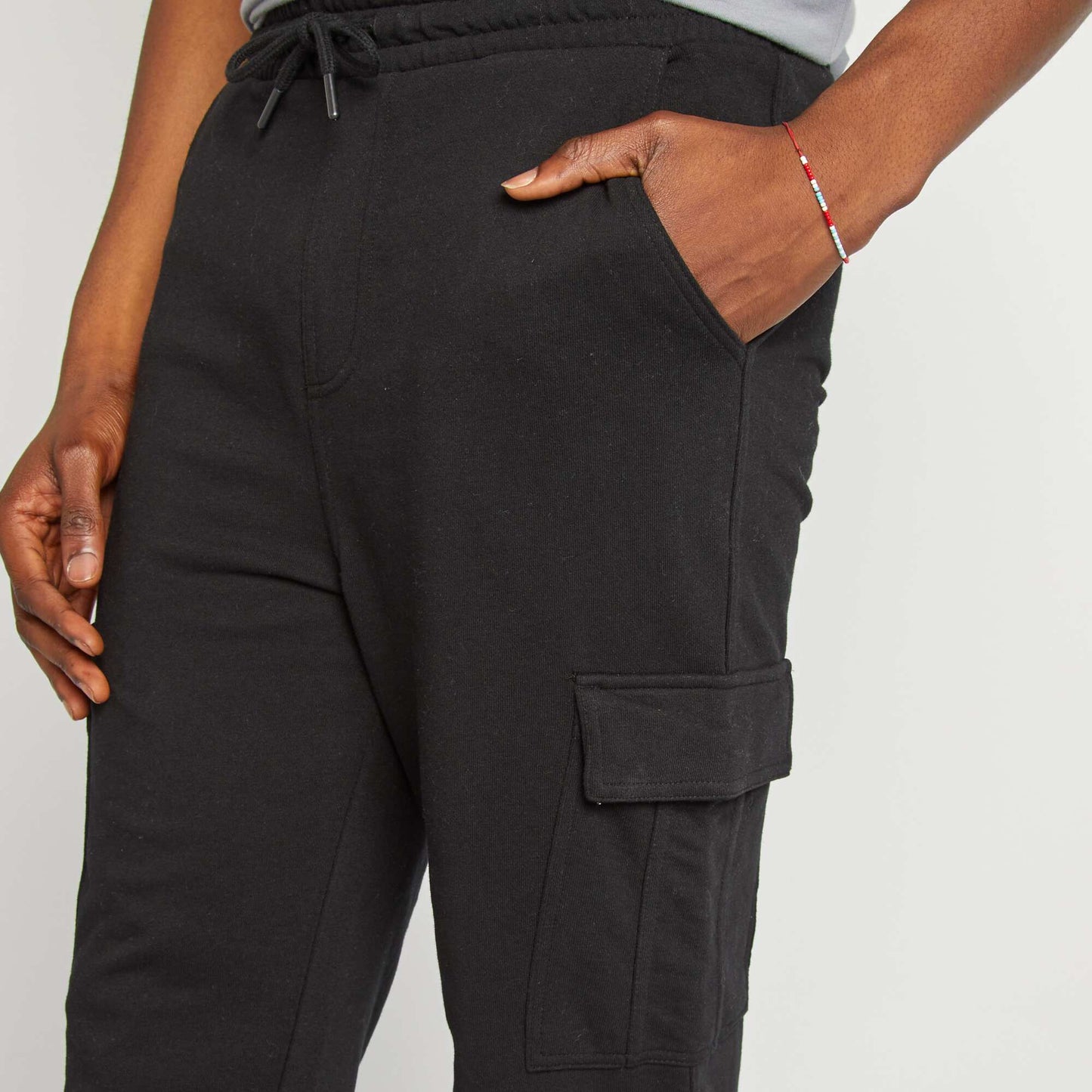 Multi-pocket joggers black