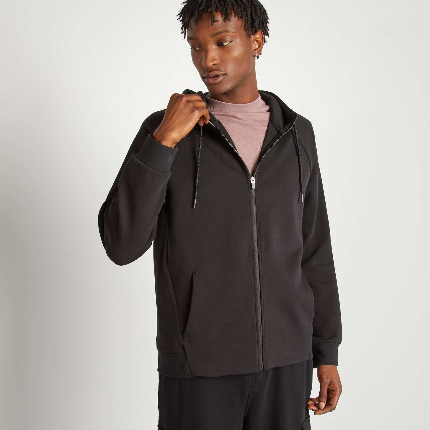 Zip-up hoodie black