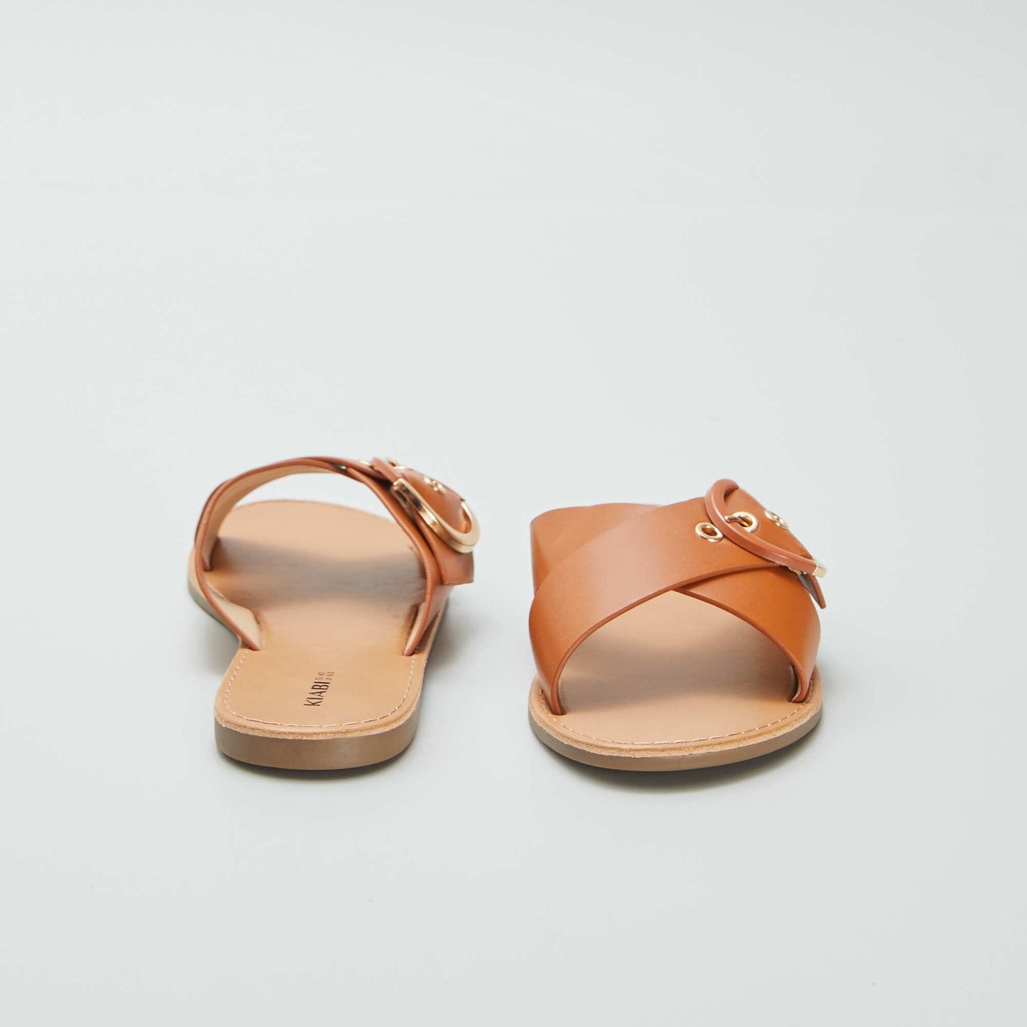 Sandals with crossover straps BROWN