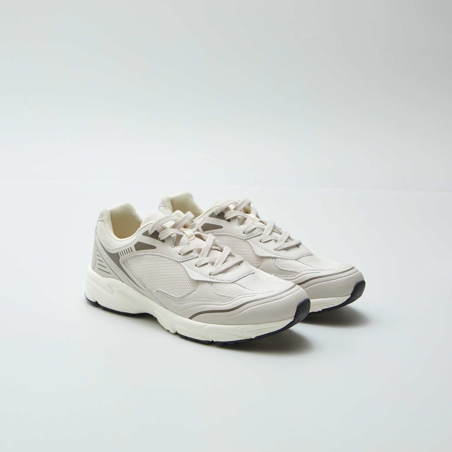 Running shoes BEIGE