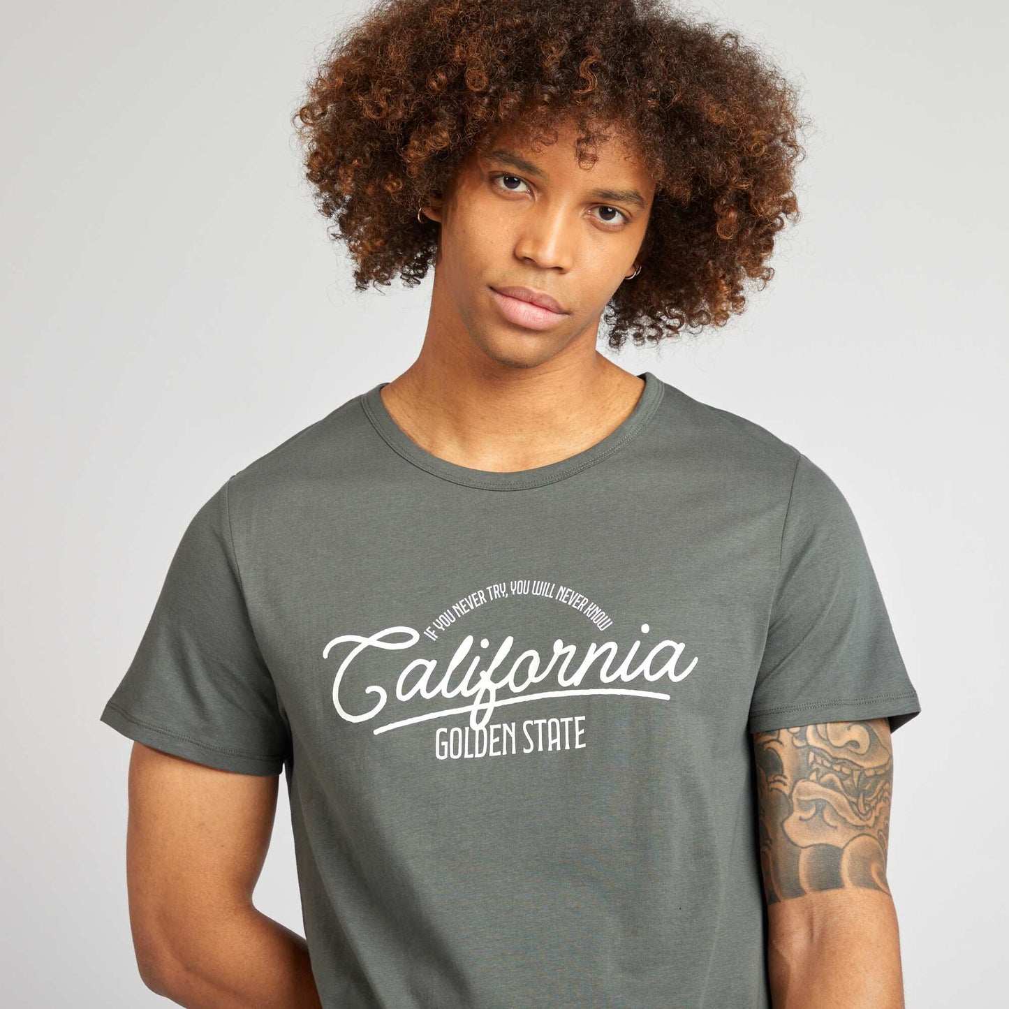 طقم بيجامة تي شيرت وشورت - طقم مكون من قطعتين أخضر