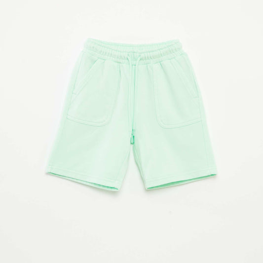 Shorts with large pockets GREEN