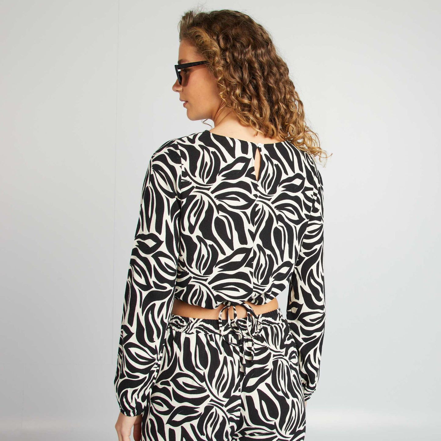 Printed long-sleeved blouse with round neck BEIGE