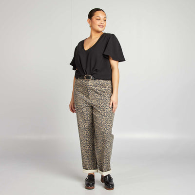 بلوزة سادة بأكمام قصيرة سادة أسود