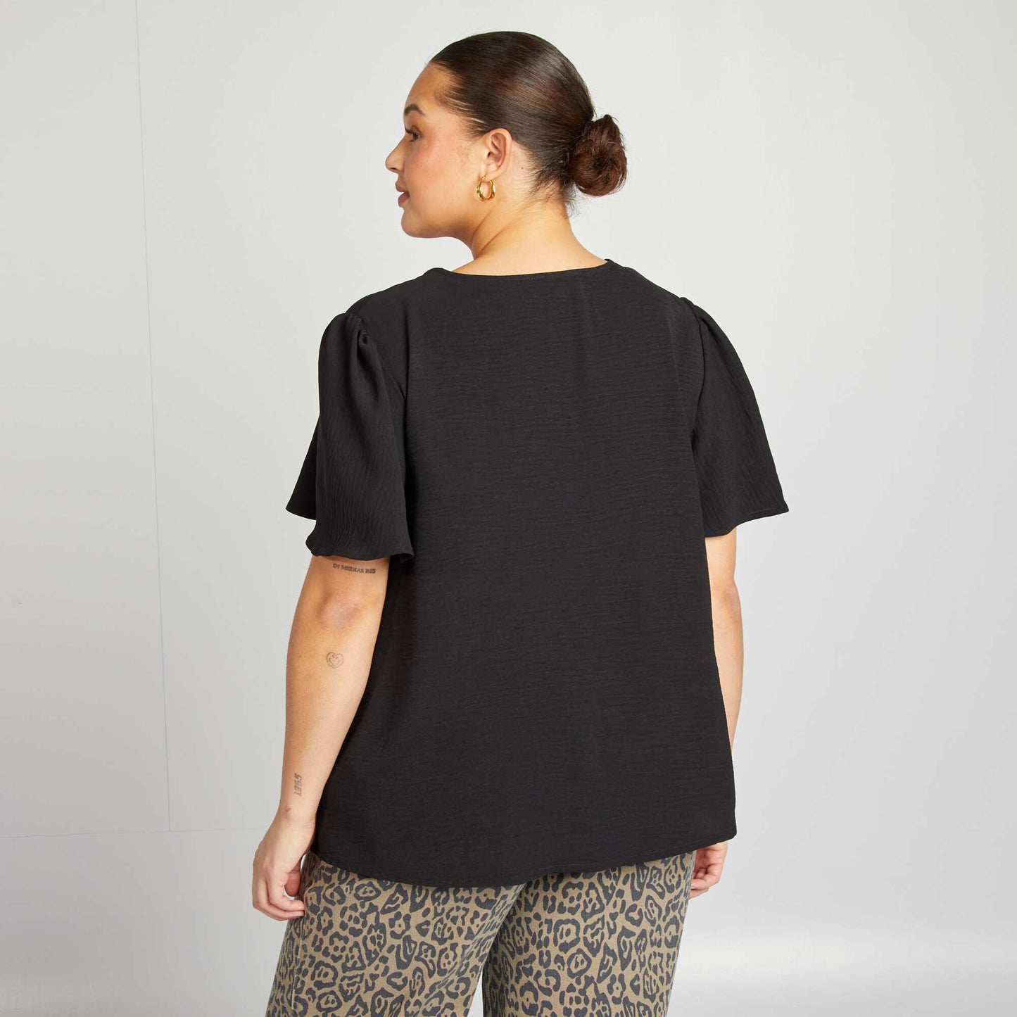 Plain short-sleeved blouse BLACK