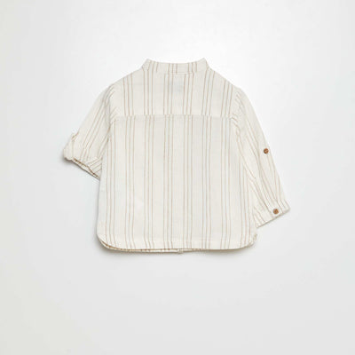 قميص بياقة ماندرين مع أكمام مطوية أبيض