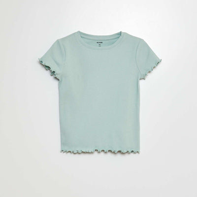 تي شيرت مضلع بحواف صدفية باللون الأخضر