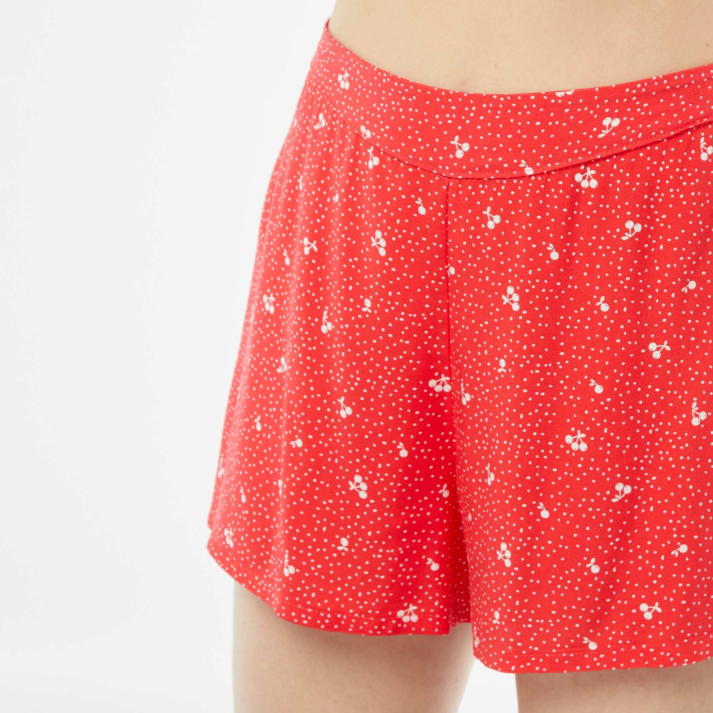 طقم بيجامة مطبوع فوق سترة + شورت بيجامة مطبوع أحمر