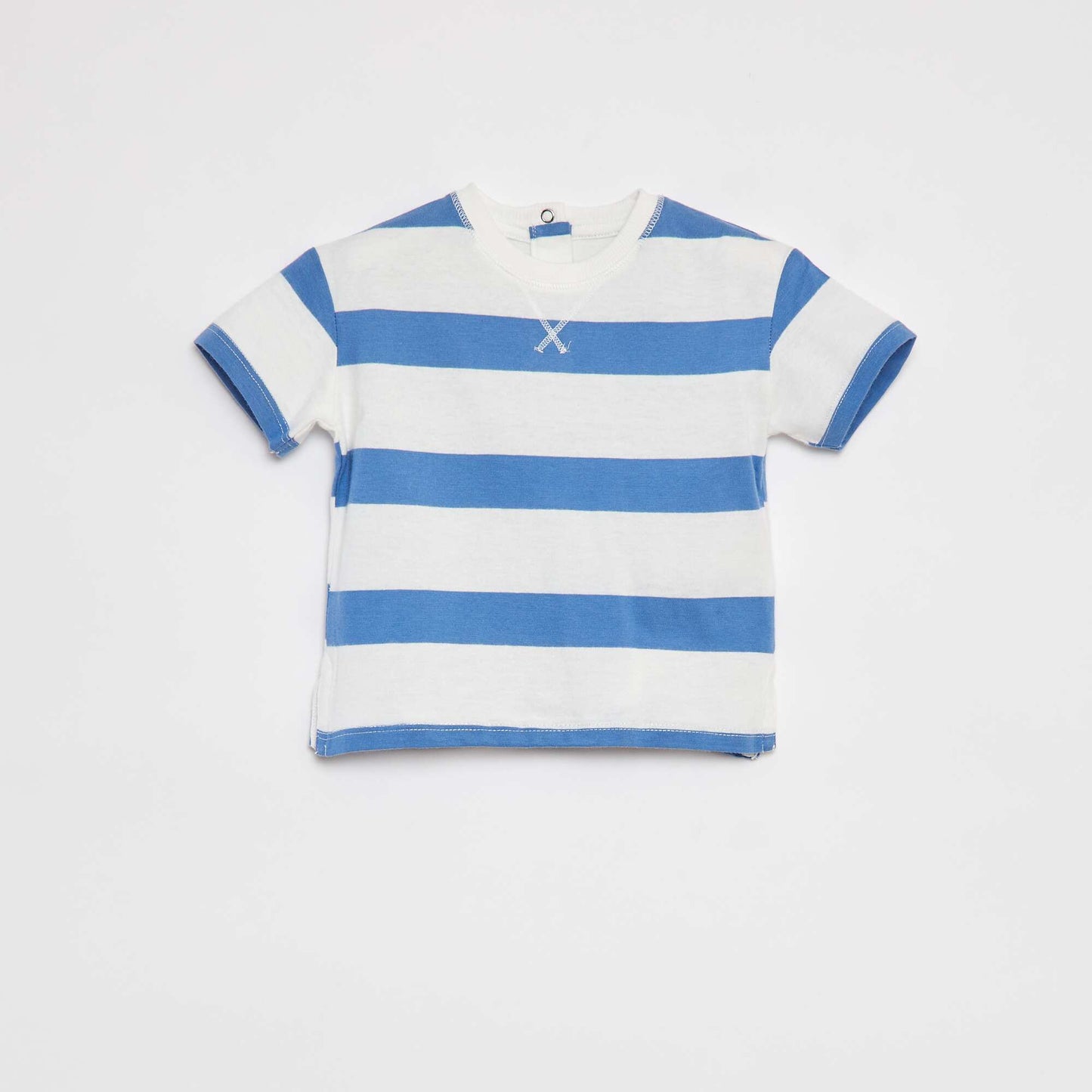 مخطط تيشرت أزرق