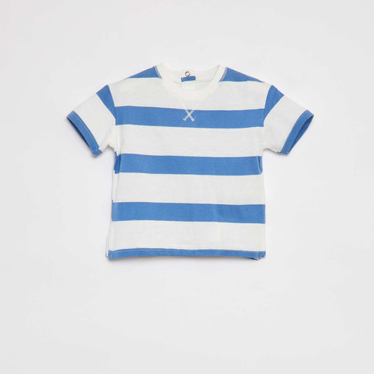 مخطط تيشرت أزرق