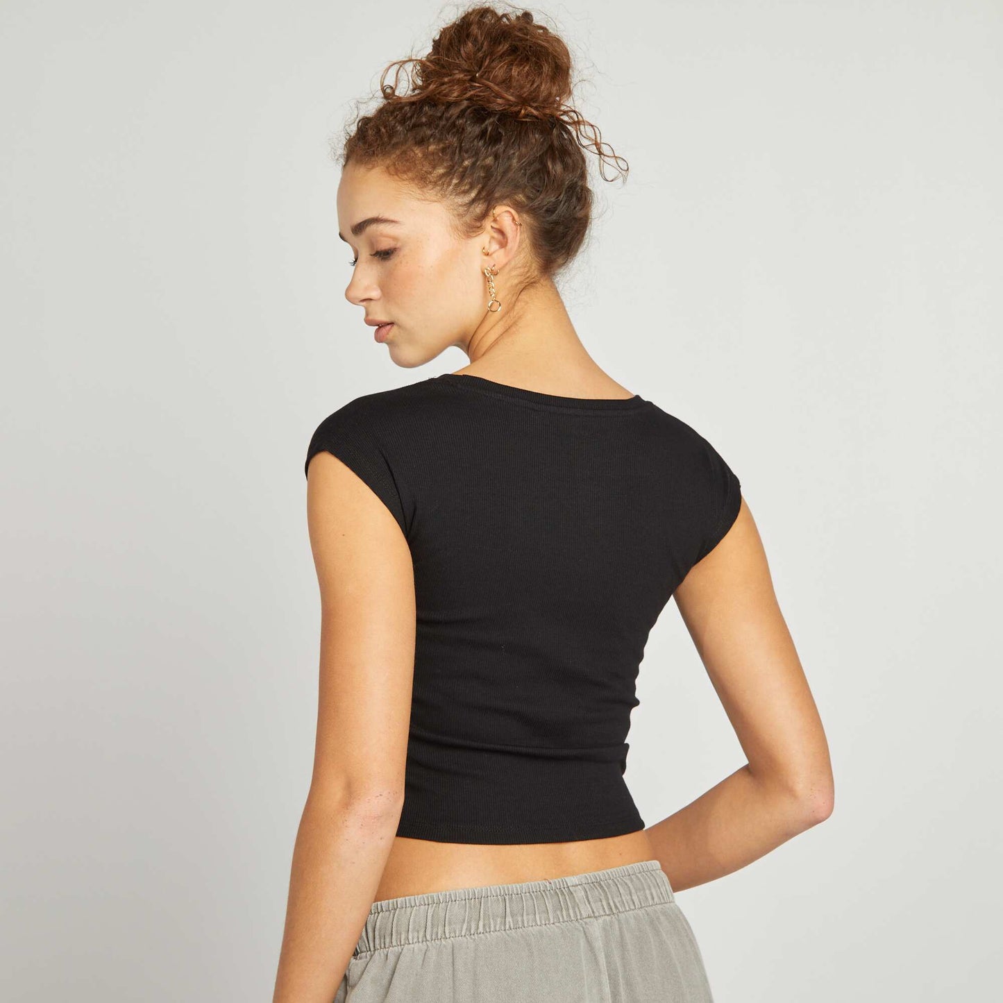 Short-sleeved cropped T-shirt BLACK