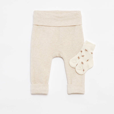 طقم من طماق وجوارب مضلعة - طقم مكون من قطعتين باللون البيجي