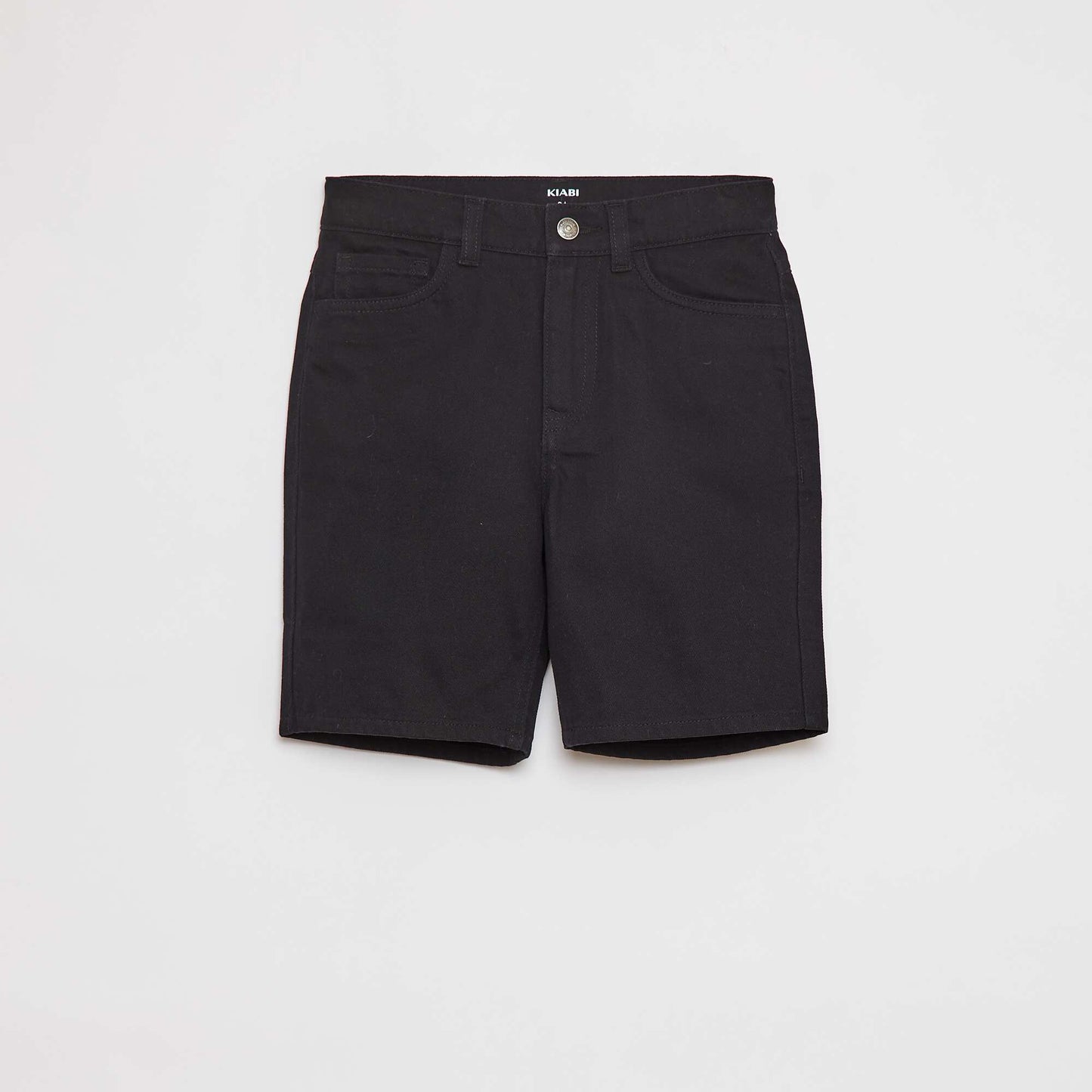 شورت برمودا قصير من التويل الفضفاض باللون الأسود