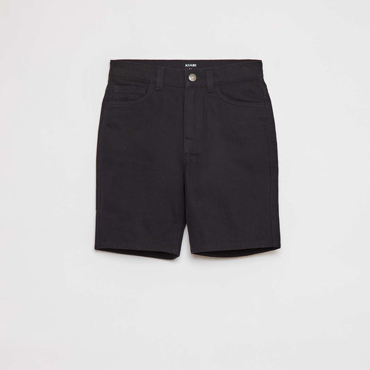 شورت برمودا قصير من التويل الفضفاض باللون الأسود