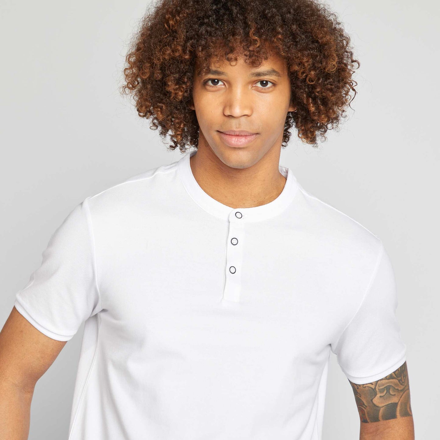 Piqué polo shirt with mandarin collar WHITE