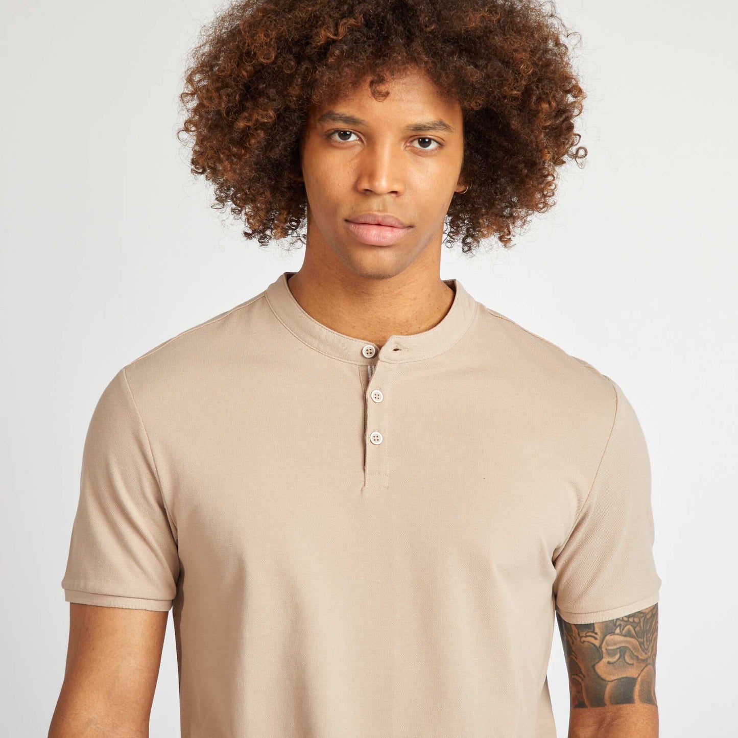 Piqué polo shirt with mandarin collar BEIGE