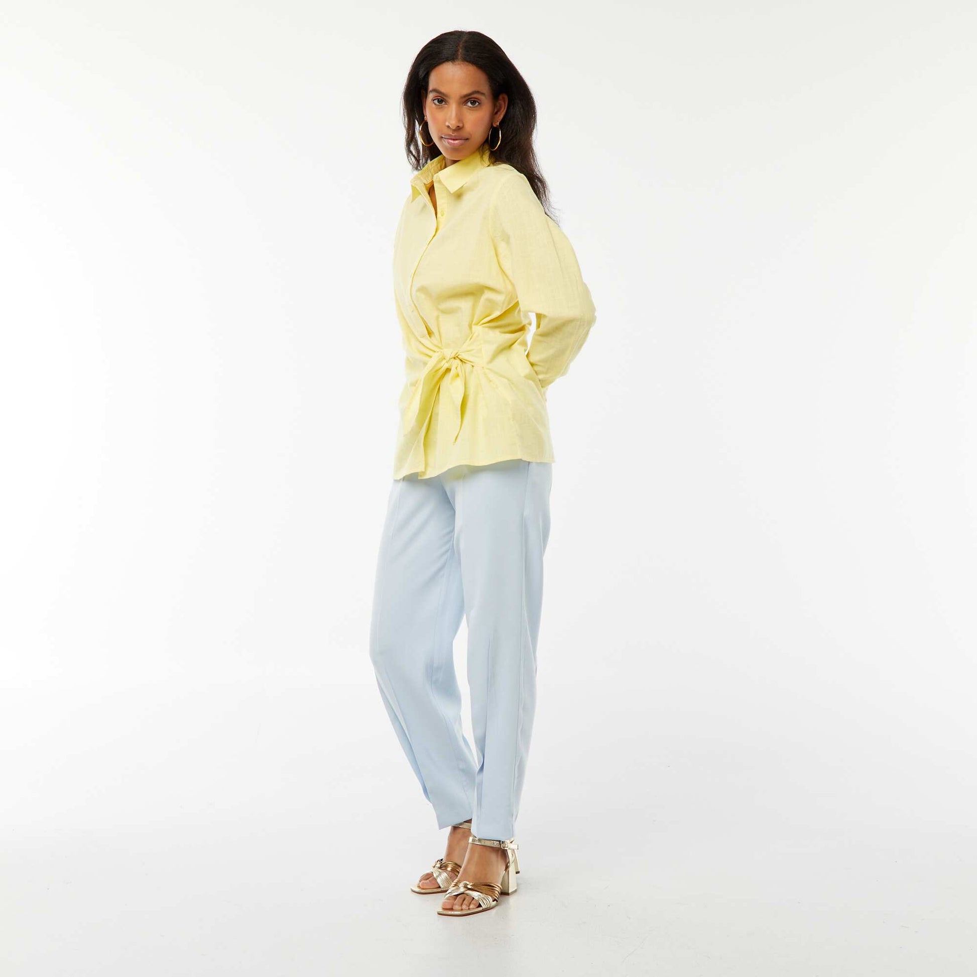 Blouse with shirt collar and bow on the front YELLOW