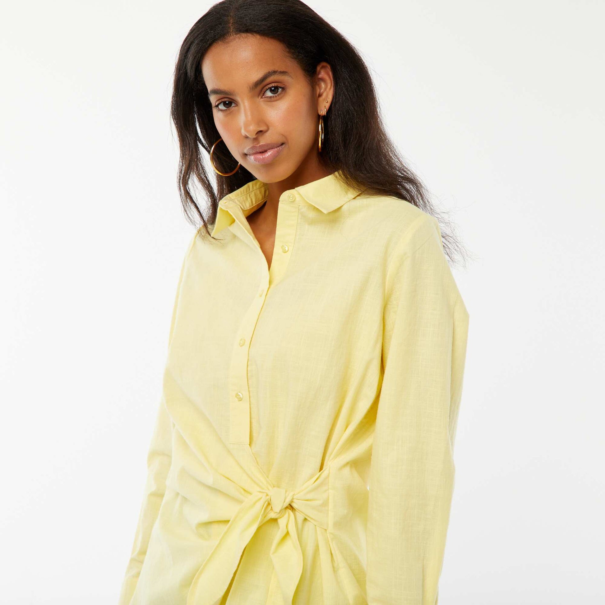 Blouse with shirt collar and bow on the front YELLOW