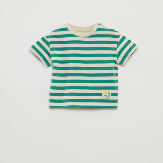 تيشرت جرسية بأكمام قصيرة مخططة تيشرت جرسية مخططة أبيض