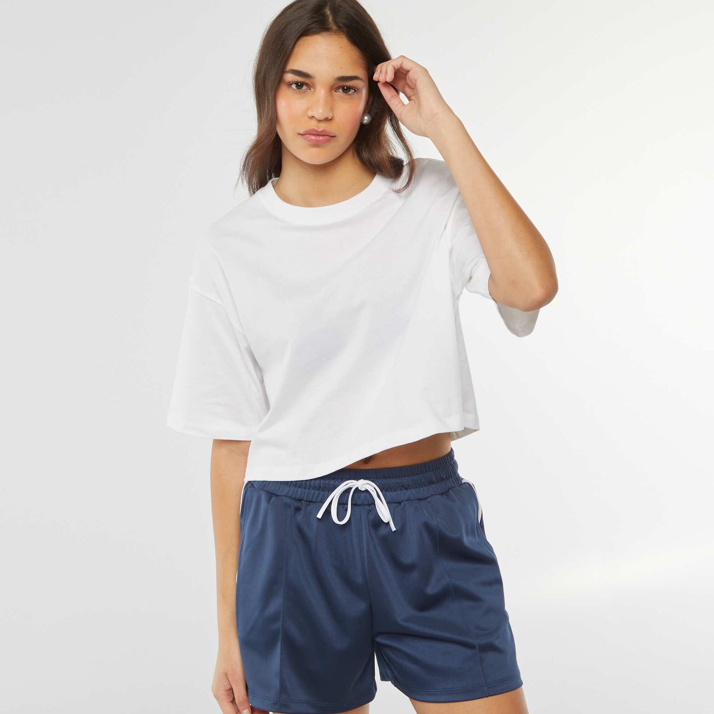 A plain  cropped short-sleeved T-shirt WHITE