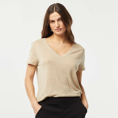 تي شيرت بياقة على شكل حرف V من الكتان الأساسي أبيض