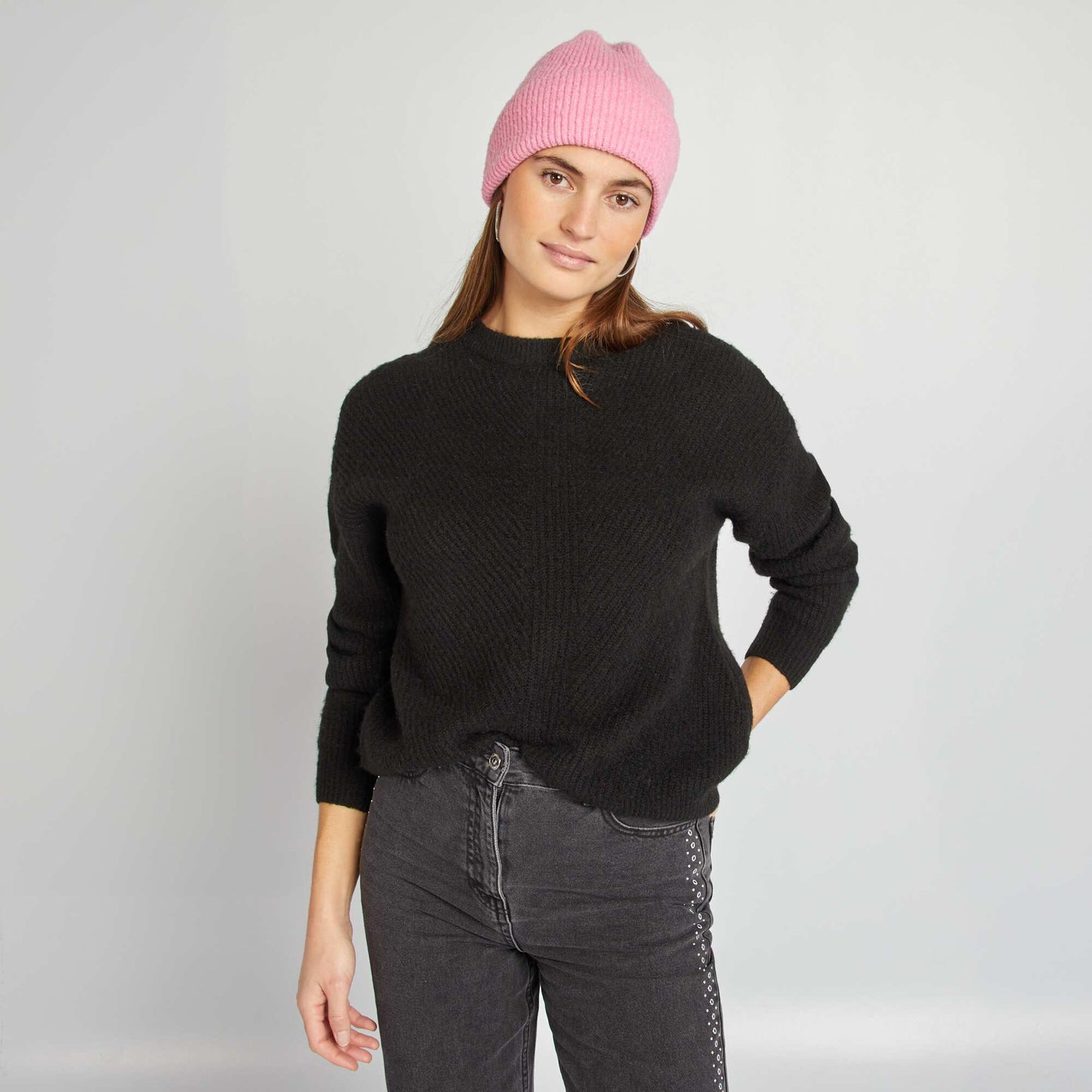 سترة أنيقة مضلعة أنيقة محبوكة باللون الأسود