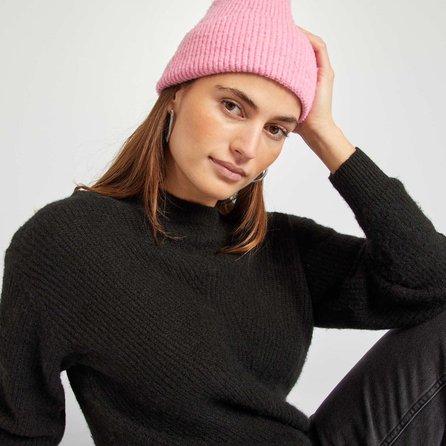 سترة أنيقة مضلعة أنيقة محبوكة باللون الأسود