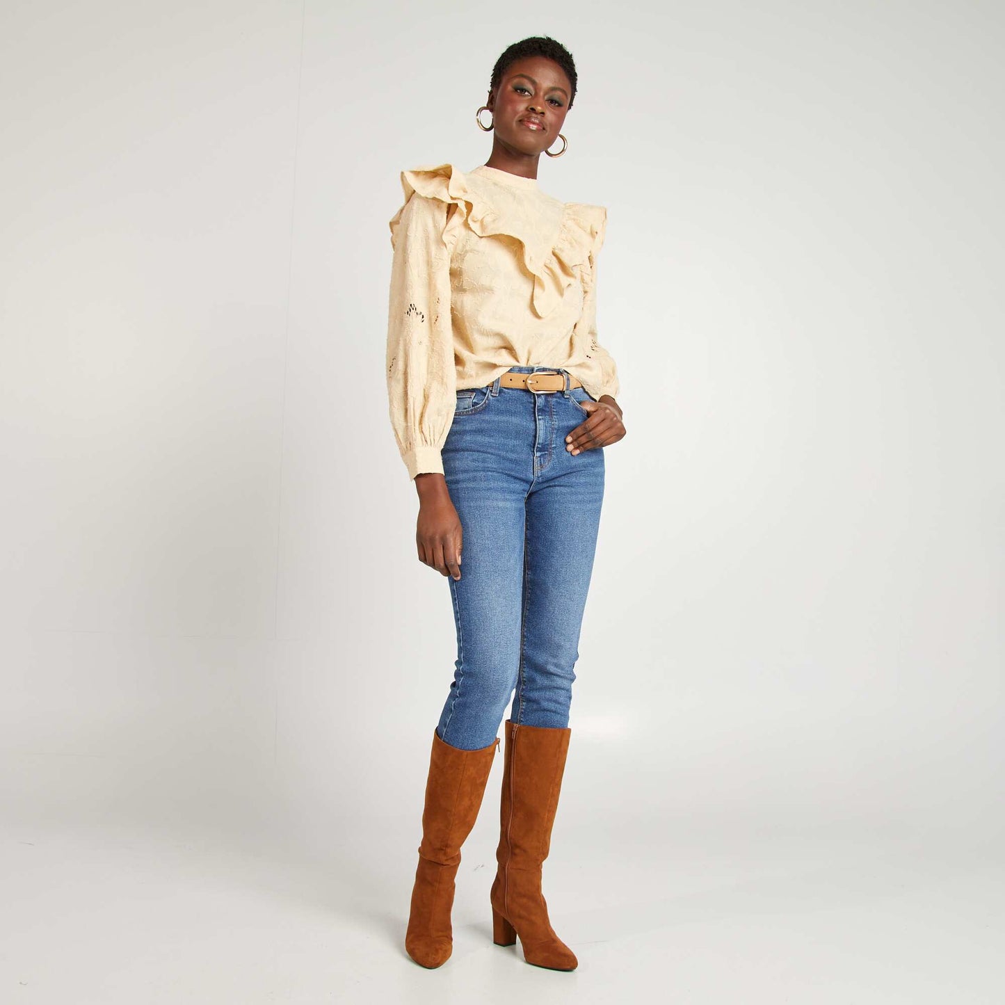 Embroidered blouse with ruffles BEIGE