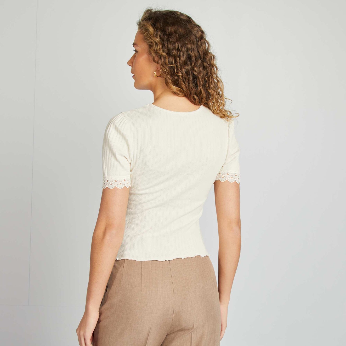 Embroidered short-sleeved T-shirt BEIGE