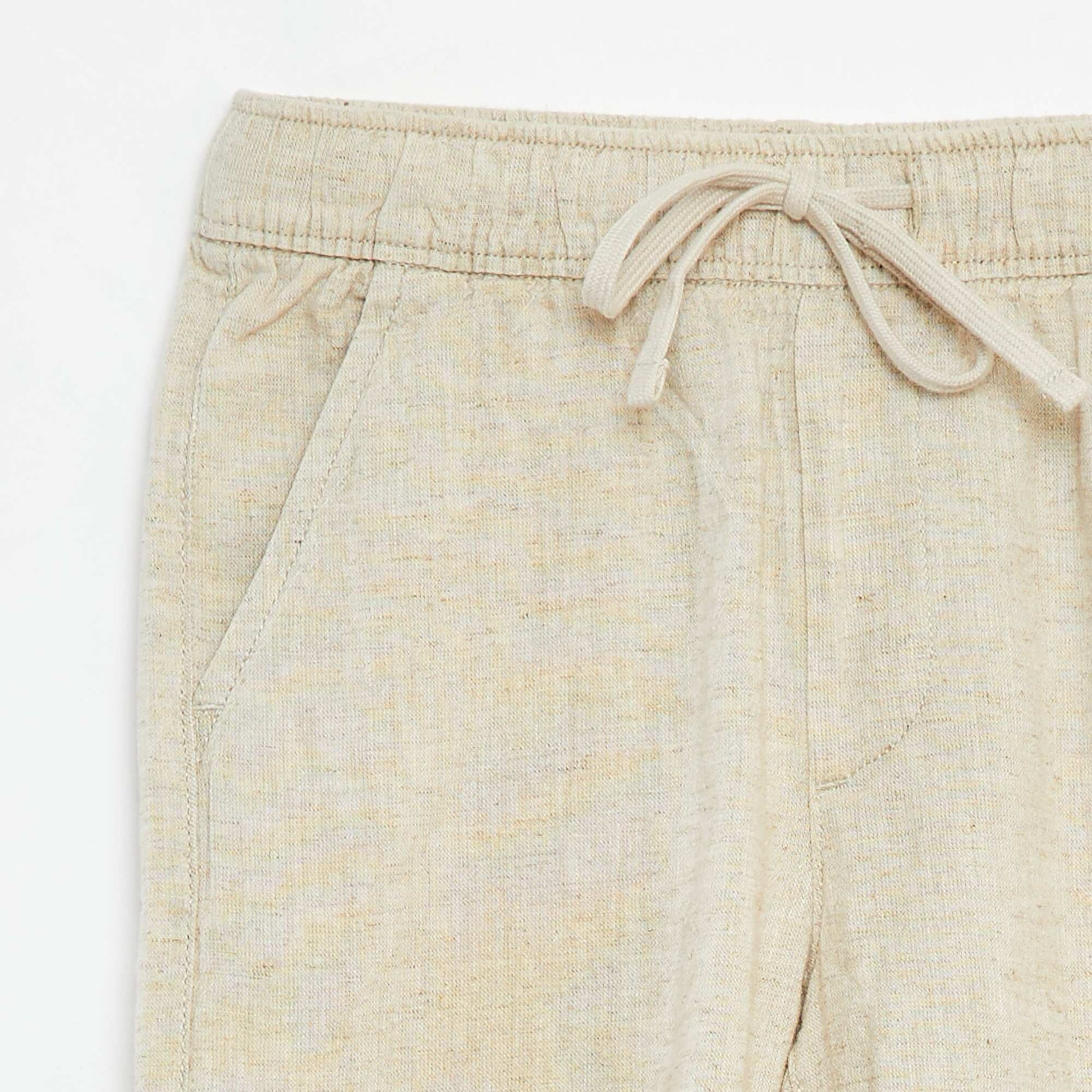 Lightweight Bermuda shorts with pockets WHITE